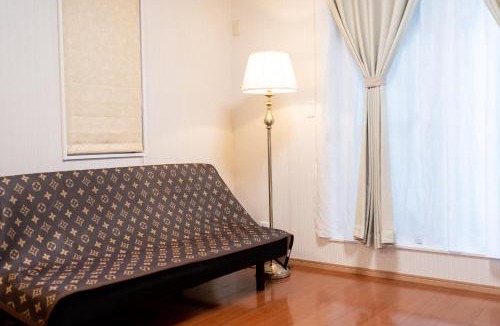 Okubo Apartment | Shinokubo guest house , near shinjuku 100 square meters, 4 bedrooms, 1 living room 1kitchen 2toilet 1bathroom washmachine