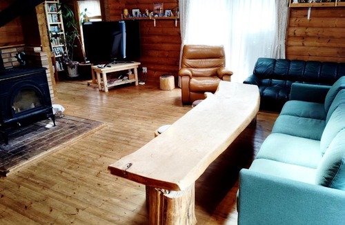 Hashikami Hostel | Siodomi Marinki shared wood lodge, pets allowed for a fee
