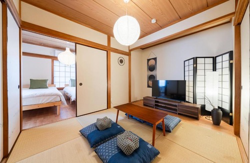 Higashiyotsugi Apartment | SKY Building 201 - Easy Airport Access & Comfortable Stay
