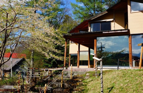 Kamisuwa Onsen House | Spacious double bed room 2 meals included / Chino Nagano