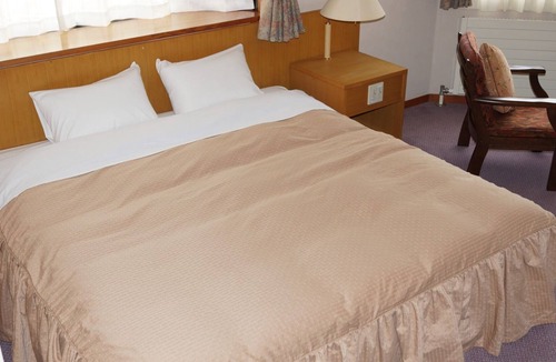 Kamisuwa Onsen House | Spacious double bed room 2 meals included / Chino Nagano