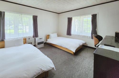 Kitaazumi-gun Cabin | Sunshine Hakuba Ski-to-door by JAMSZ ROYALE