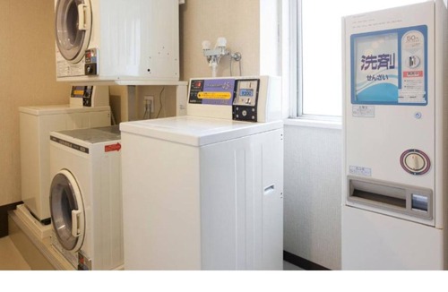 Hatchobori House | Triple room Smoking 27 sqm 140 cm wide 2 beds / Chuo-ku Tokyo