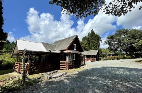 Taketa House | Tune Inn space & ground