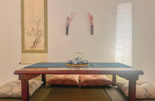 Hirano Ward Apartment | Up to 8 people , 65square , 10minutes by train to Namba , Japanese garden in the courtyard , Family-friendly , Free parking