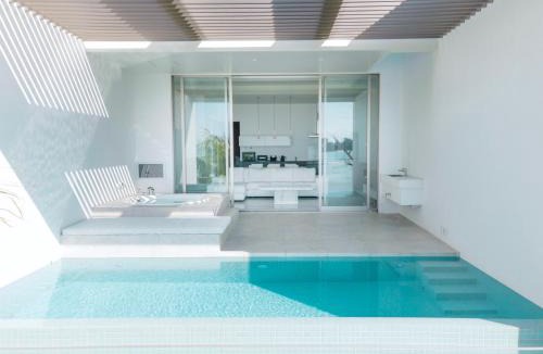 Onna Villa | Villa VALIOSA ON THE BEACH