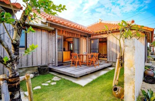 Minatogawa Villa | YACHIMUN Terrace ～シーサーが見守る小さな漁村の宿 ～
