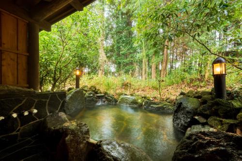 天然温泉 露天風呂付コテージ 山樹荘