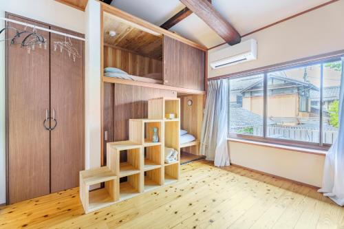 片原楽家 旅人の長浜町家ドミトリー