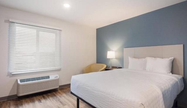 2 Queen Suites w/Kitchen | Pet-friendly & Laundry in Newnan