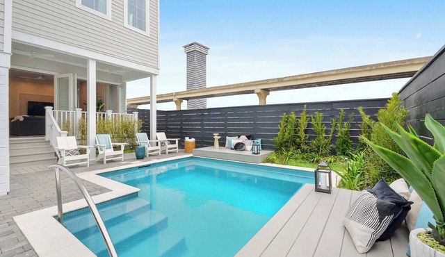 2 Unit Modern Combo | Heated Pool | Near FQ in New Orleans