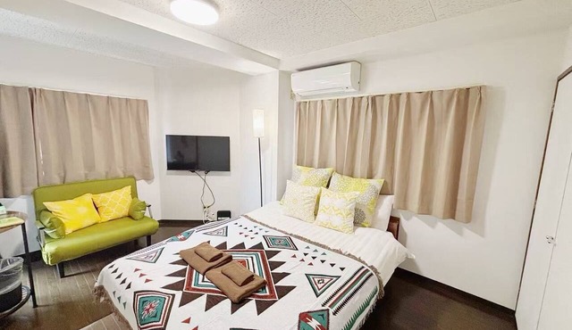 5 minutes on foot from Nishi-Shinjuku 5-chome Station & double bed & veranda