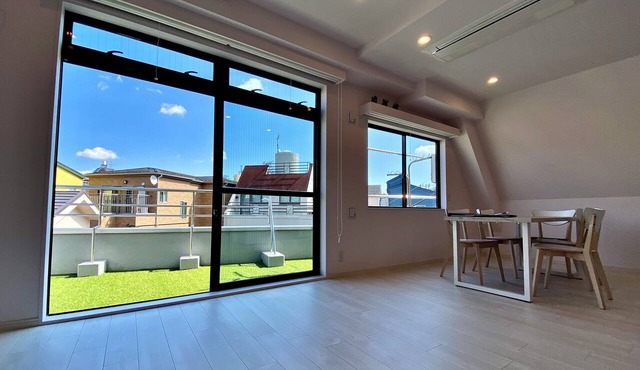 53 m² sunny house in the charming Yanesen area with a balcony