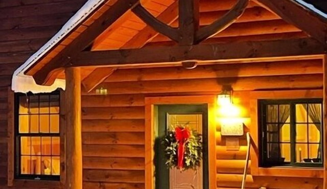 Adorable cabin with screened porch and private fire pit in Ripton