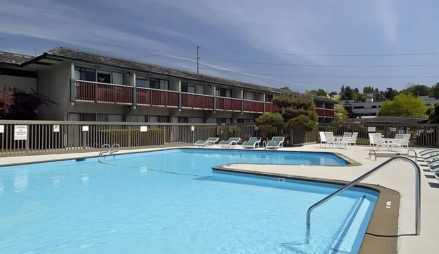 Affordability Meets Comfort at Red Lion Hotel Bellevue! Pool, Pet-Friendly in Bellevue