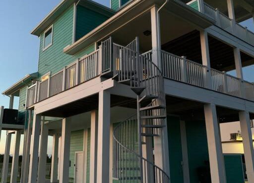 Beach house 3- full bedroom in Galveston