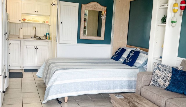 Beautiful Bogue Shores 1st Floor Studio with Beach & Sound Access in Atlantic Beach