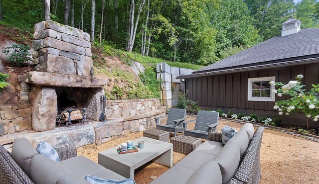 BEAUTIFUL SETTING - RIVER FRONT W/FIRE PIT! in Murphy