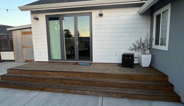 Belmont Master Studio Suite centrally located in the Bay Area. in Belmont