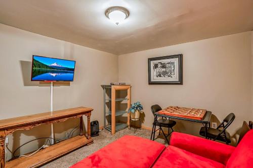 Binns and Bed in Portland