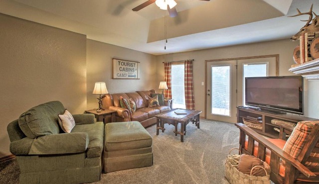 Branson Area Condo with Pool and Fishing Lake Access! in Branson West