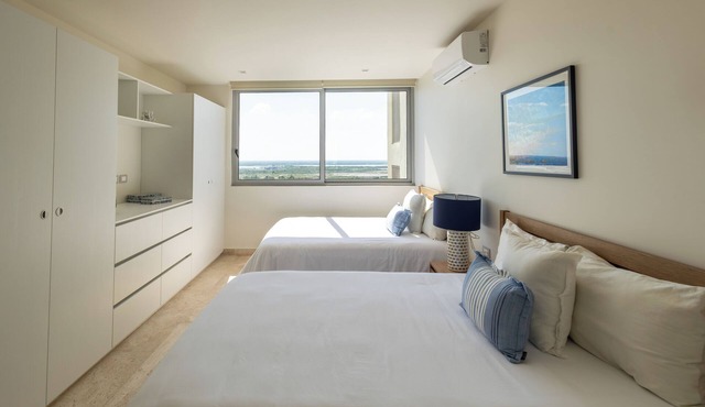 Catavento 9th floor - Luxury ocean front with panoramic balcony in Progreso