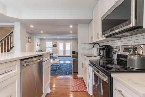 Central Convenient Home with Free Parking #DCottage in Washington