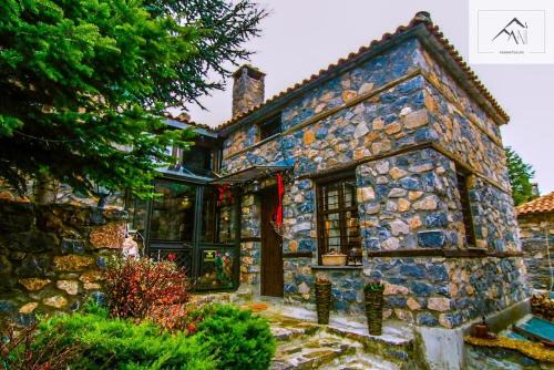 Charming 3-storey Loft with fireplace in Palaios Agios Athanasios