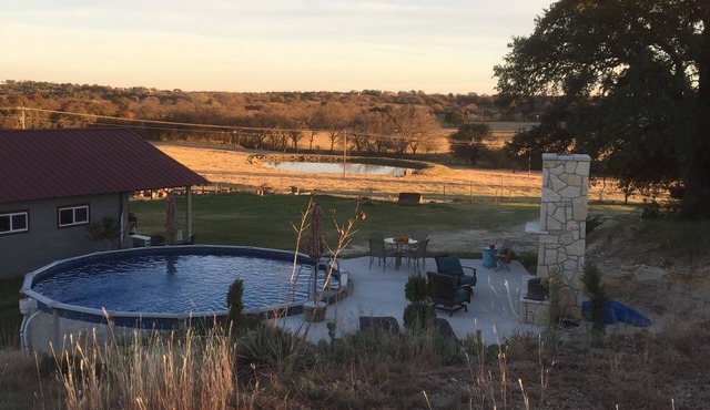 CHARMING renovated barn with swimming pool & hot tub! in Weatherford