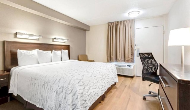 Comfortable One-Room Retreat Minutes from Downtown Charleston in Mount Pleasant
