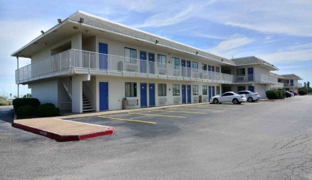 Cozy 2-bed Room|Free Parking & Wifi in Galveston