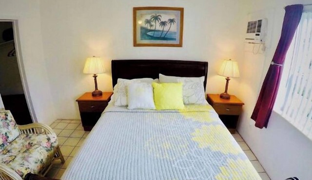 Cozy Queen Studio with Kitchen and Scenic Beach Views in Pompano Beach
