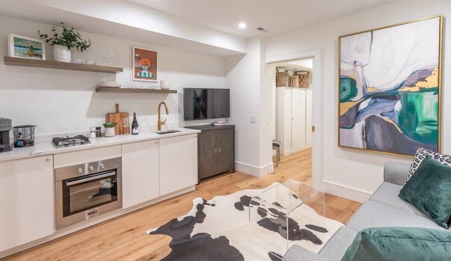 Delightful Apt in the Heart of Dupont! in Washington