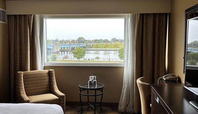 DoubleTree by Hilton Bay City - Riverfront in Bay City