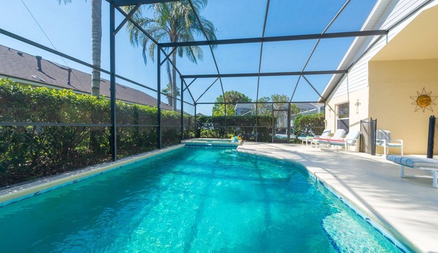 Executive Private Disney Villa, 30 ft Pool, Spa, King, 4K UHD TV, Netflix, Wifi in Kissimmee