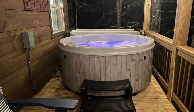 Fall Escape to the Mountains of Murphy, NC Cabin with a Hot Tub and Fire Pit in Murphy