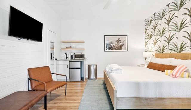Folliday Inn - The Cobra - Room 32 in Folly Beach