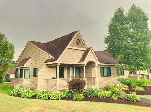 G4 Modern home with AC within walking distance of golf course and Mt Washington Hotel in Carroll