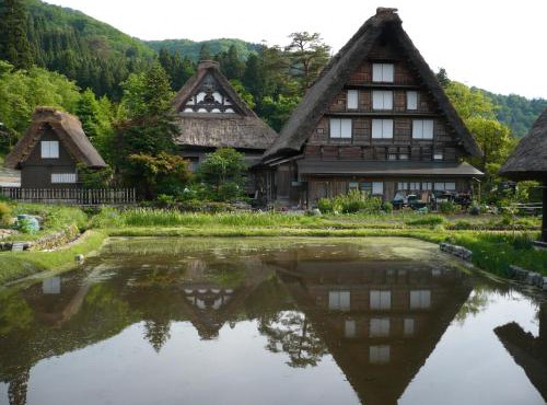 Gokayama Onsen Akaokan