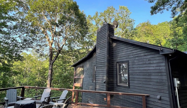 Hideaway Cabin - Georgia Mountain Escape in Clayton
