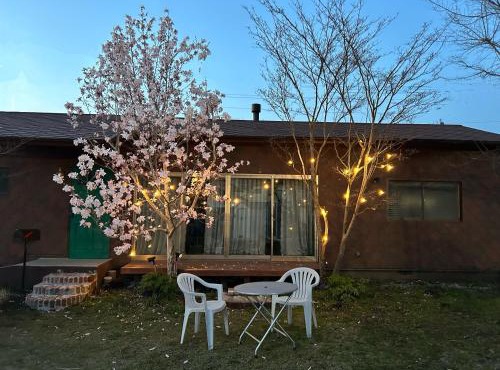 HOKKOMA Aso Garden Cottage阿蘇高森駅徒歩2分庭付き一棟貸し