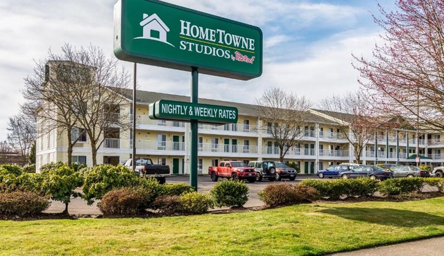 HomeTowne Studios by Red Roof Eugene - Springfield in Springfield