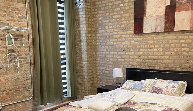 Hotel BnB-2 in Chicago