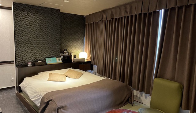 Hotel U