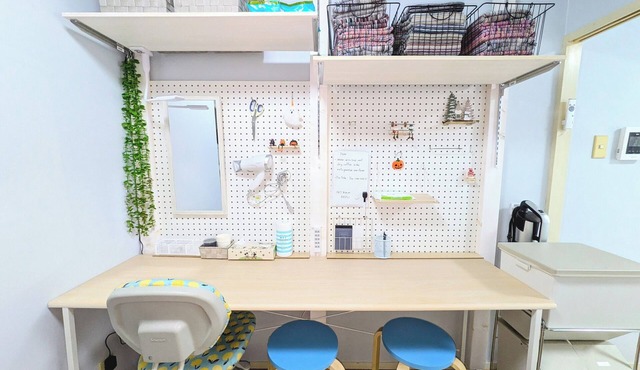 Ijiri 101, 6-minute walk from Nishitetsu Ijiri Station. 15cm thick sleeping mat, scented by Francfranc. Nespresso machine. Conveniently located 3 minutes from a convenience store, this is an adult's hideaway.