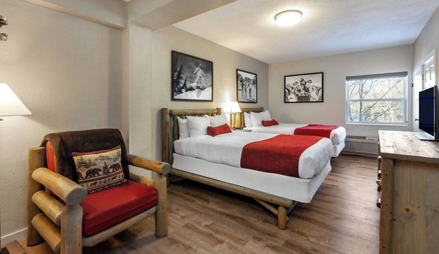 Inviting Lodge with Family-Friendly Amenities - Near Local Attractions in Iron Mountain