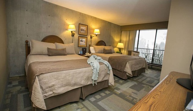 Iron Blosam steps away from skiing/boarding! Unit 602 Avail Jan. 9-16, 2027 in Sandy