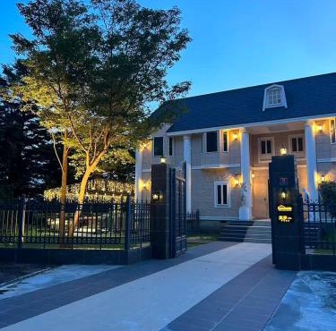 Izu Plateau House 420 square meters, BBQ , 8 bedrooms, 1 living room 1kitchen 6 toilets 4 bathroom 1 onsen