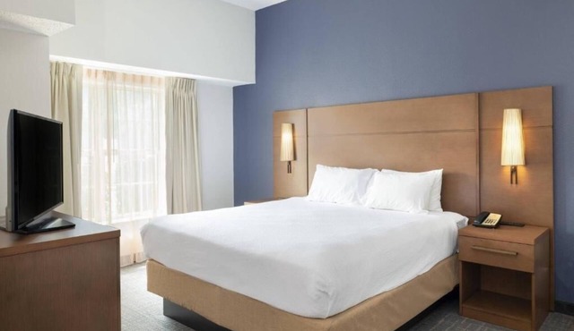 King Studio | Mariott Williamsburg | Full Kitchen, Hot Breakfast, Pool in Williamsburg