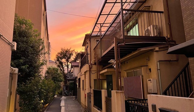 Located in Bunkyo-ku, 30 mins from Shinjuku & 30 mins from Ueno, Rikugien Core of Tokyo, 30 mins from Shinjuku & Ueno, LARGE